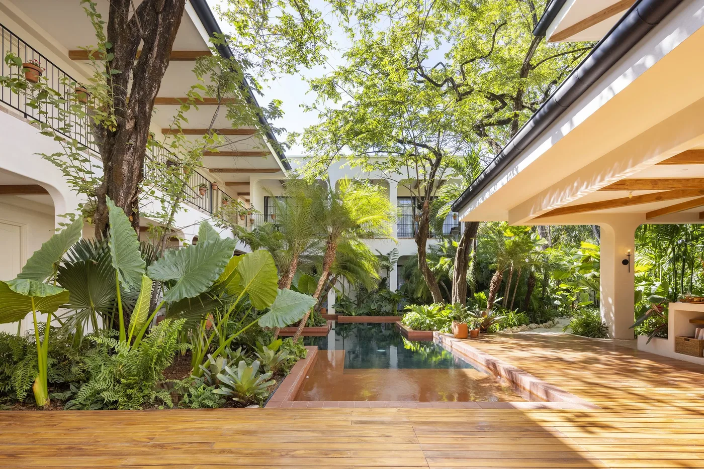 Sendero Hotel, a project by LOOP Design Studio